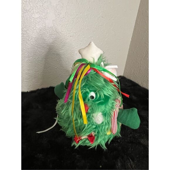 Plush Furry Shaking Christmas Tree Says Ho Ho Ho Merry Christmas - Picture 1 of 3